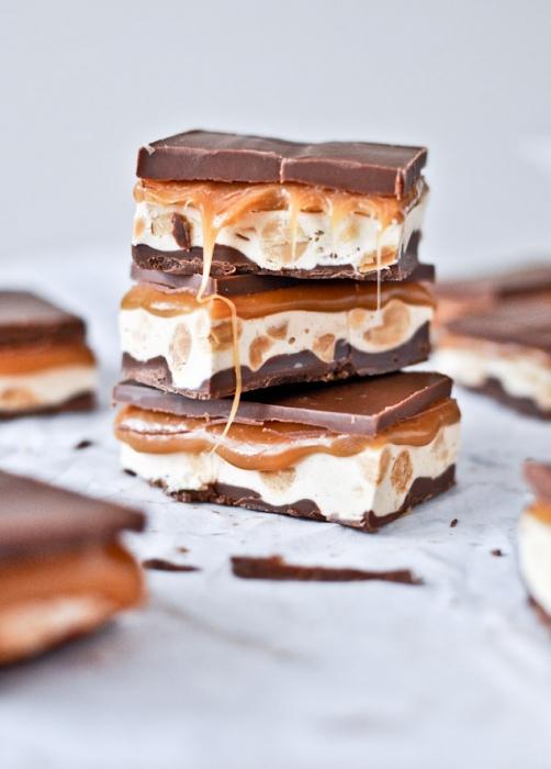 Domů "Snickers" s mandlemi - recept na světově proslulé sladkosti