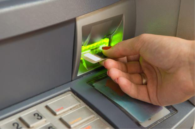 Jaký je limit pro výběr hotovosti z bankomatů společnosti Sberbank?