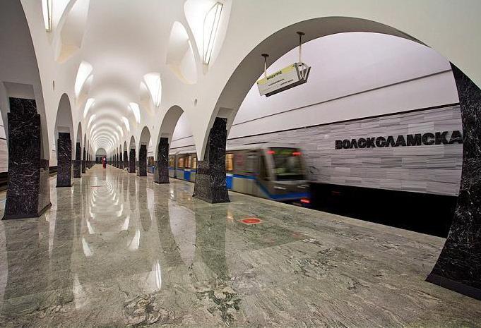 metro tushinskaya volokolamskoe dálnice 