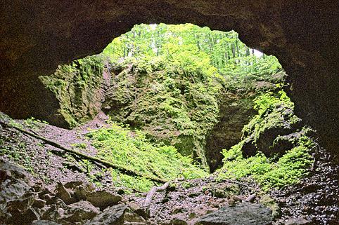 Ichalkivské jeskyně