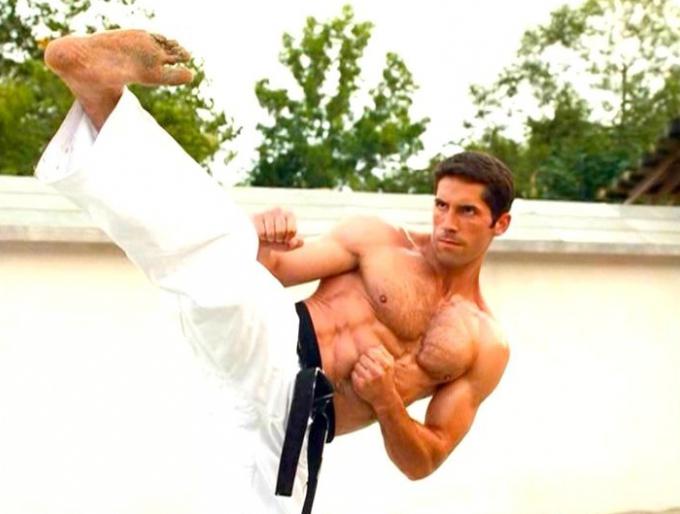 Scott Adkins cvičení a výživa