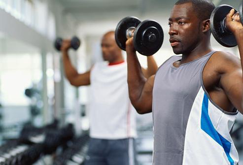 Standardní tréninkový program v tělocvičně pro muže