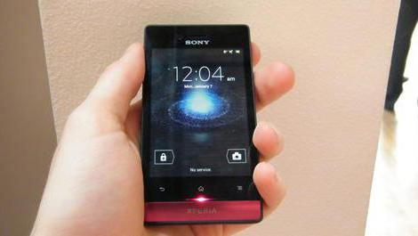 Smartphone Sony Xperia Miro: recenze a funkce