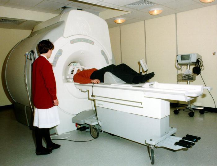 Jaký je rozdíl mezi MRI a CT