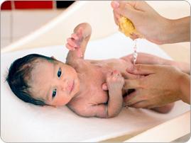 Jak je pupík správně ošetřen u novorozence