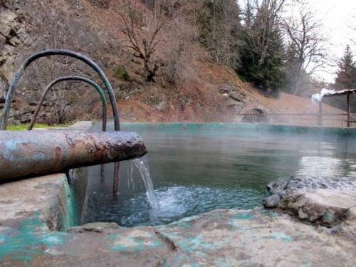 Minerální voda "Borjomi": prospěch a škodu pro člověka